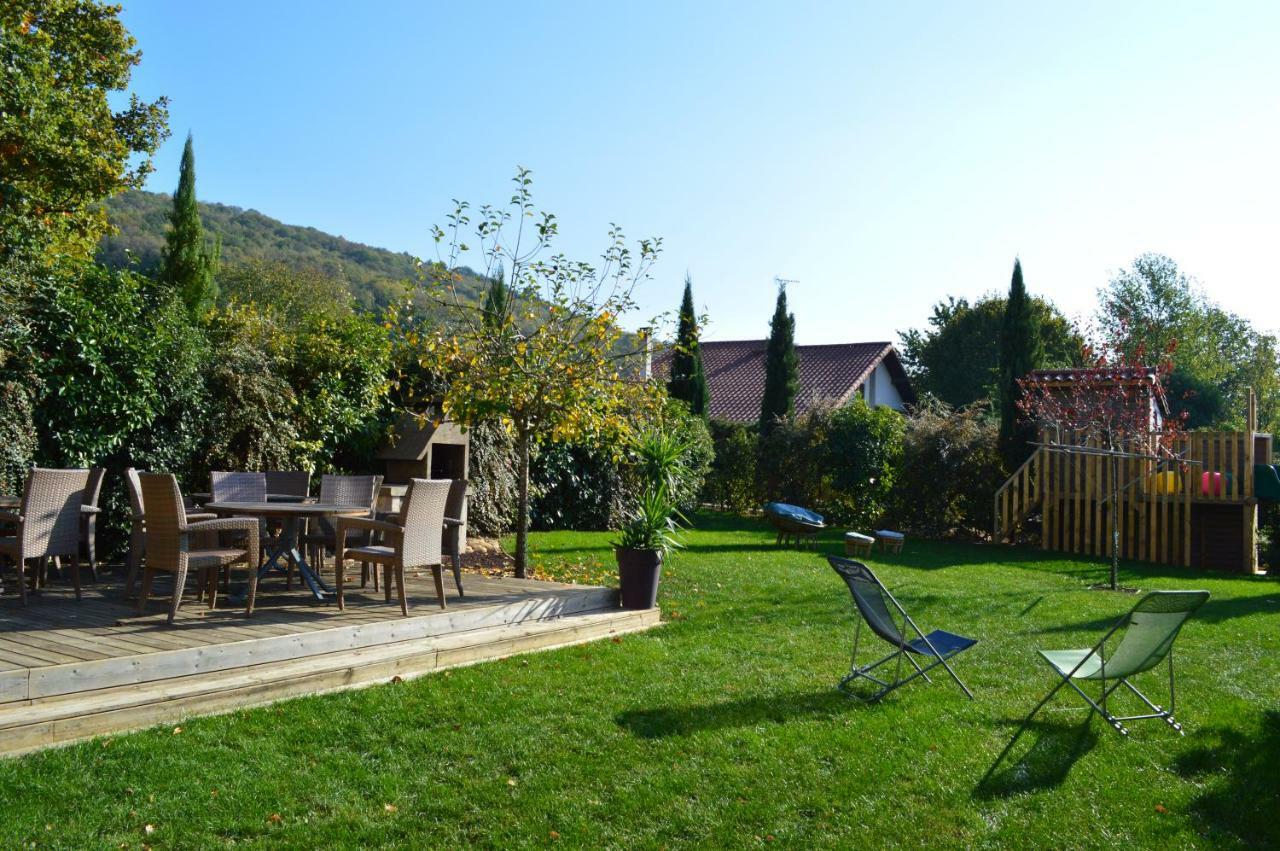 Gites Les Maisons Rouges Jasseron Exterior photo